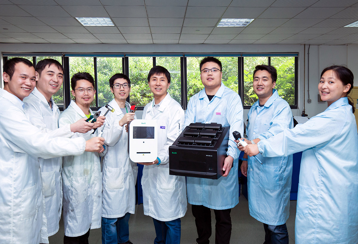 解決臨牀應用中的(de)學術及(ji)技術(shu)問題，免后顧之憂